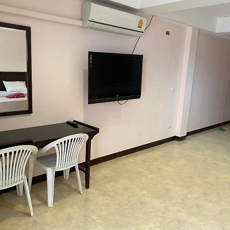 Orient House Hostel Pattaya Buitenkant foto