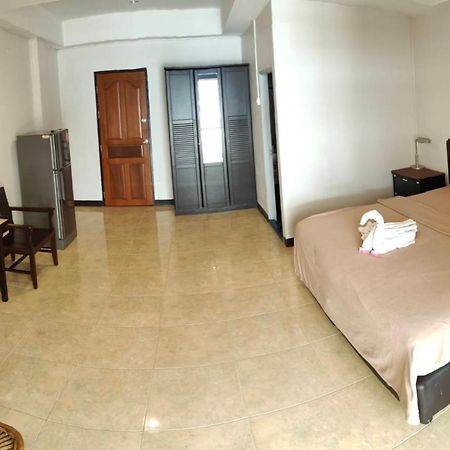 Orient House Hostel Pattaya Buitenkant foto