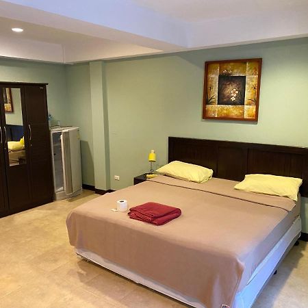 Orient House Hostel Pattaya Buitenkant foto