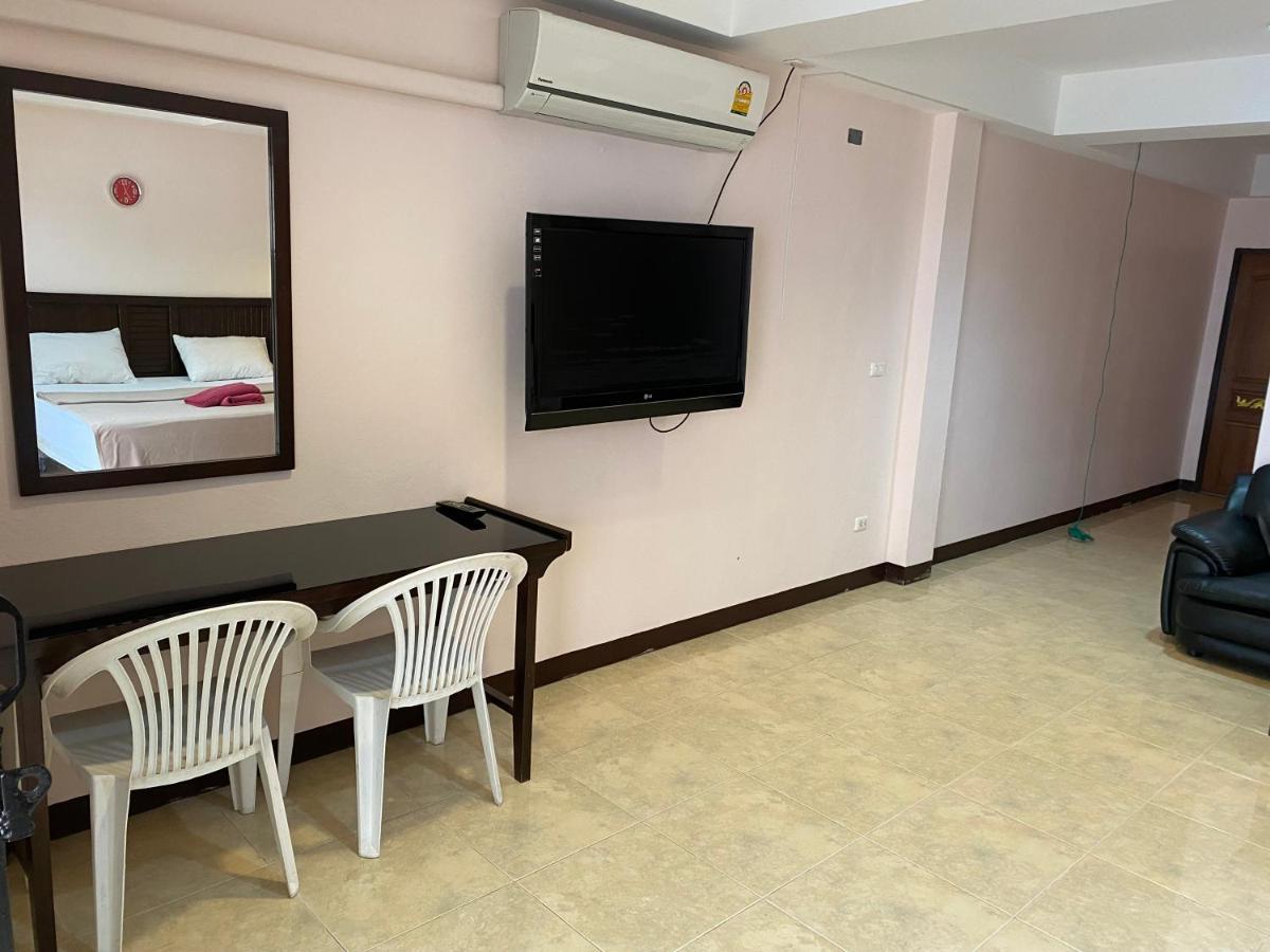 Orient House Hostel Pattaya Buitenkant foto