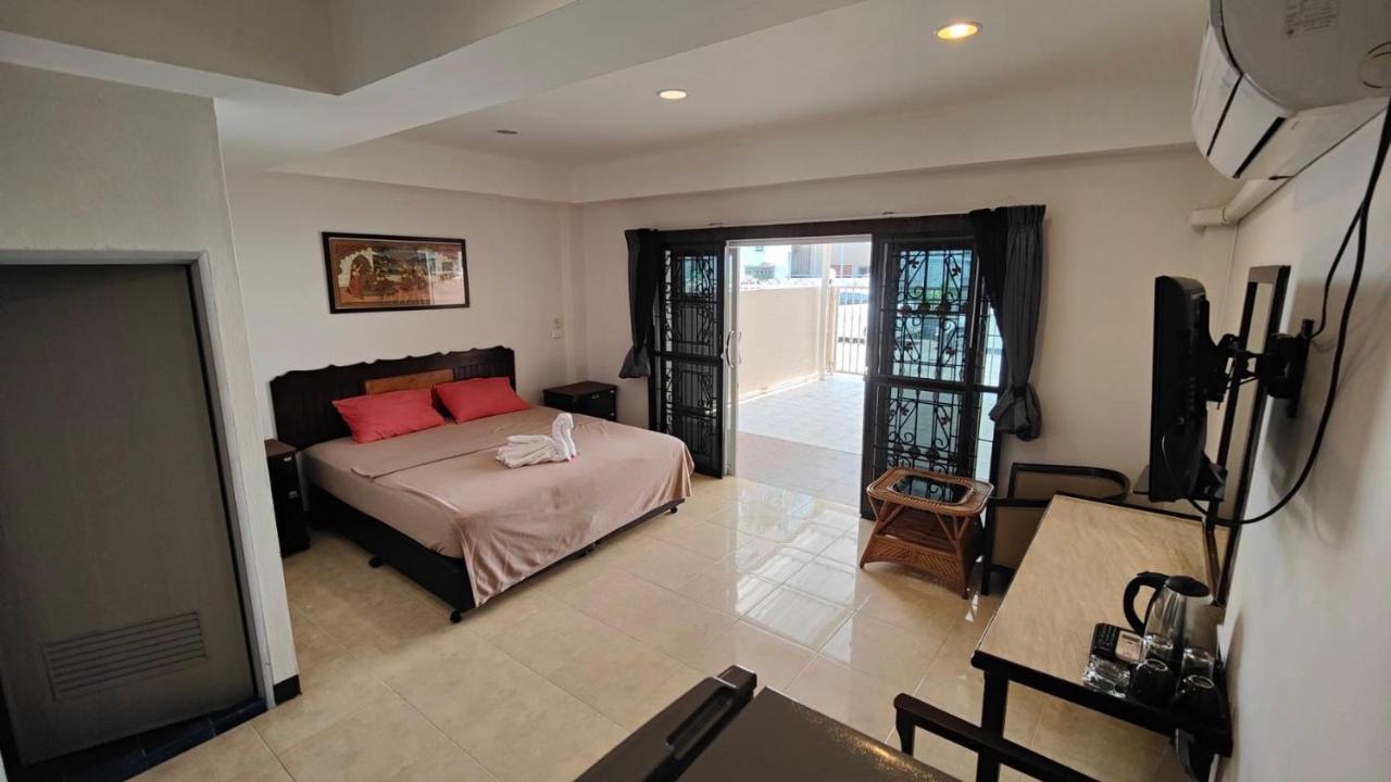 Orient House Hostel Pattaya Buitenkant foto