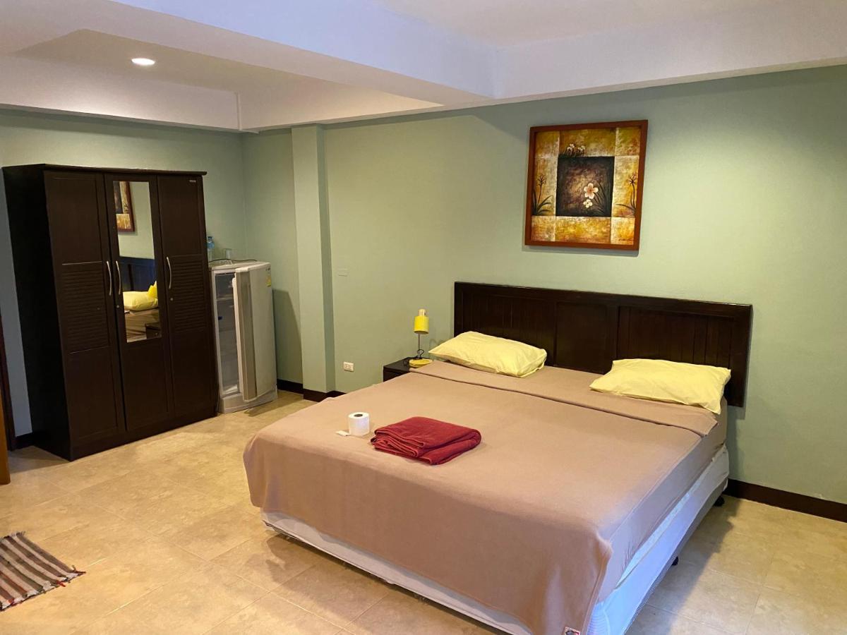 Orient House Hostel Pattaya Buitenkant foto