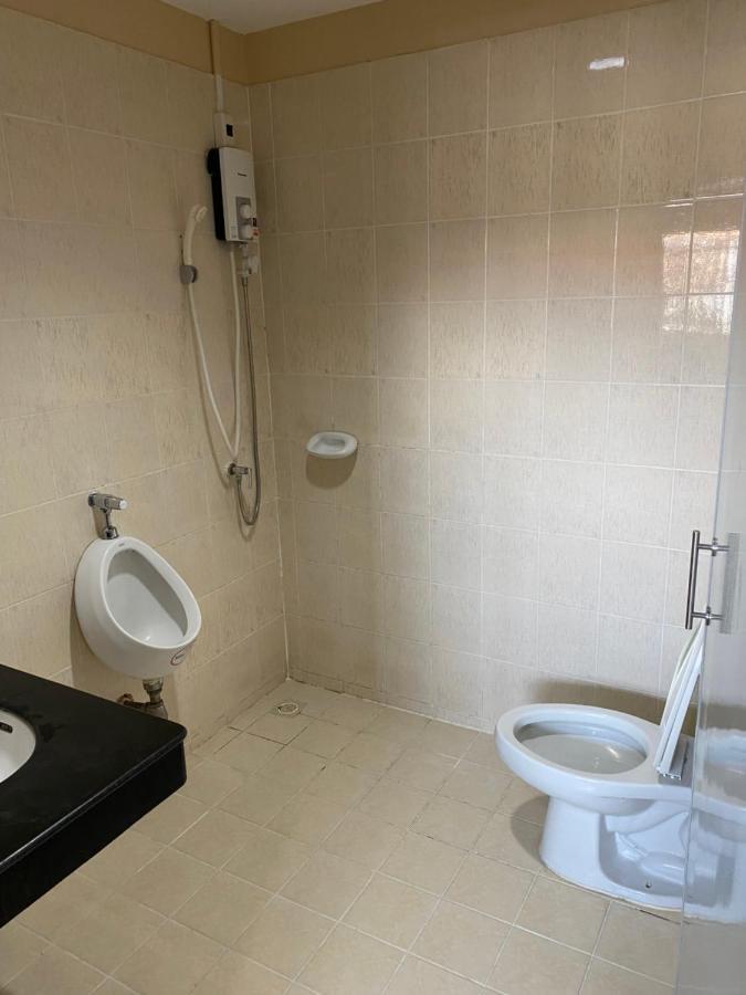 Orient House Hostel Pattaya Buitenkant foto