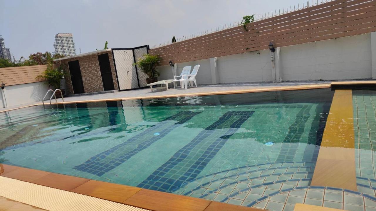 Orient House Hostel Pattaya Buitenkant foto
