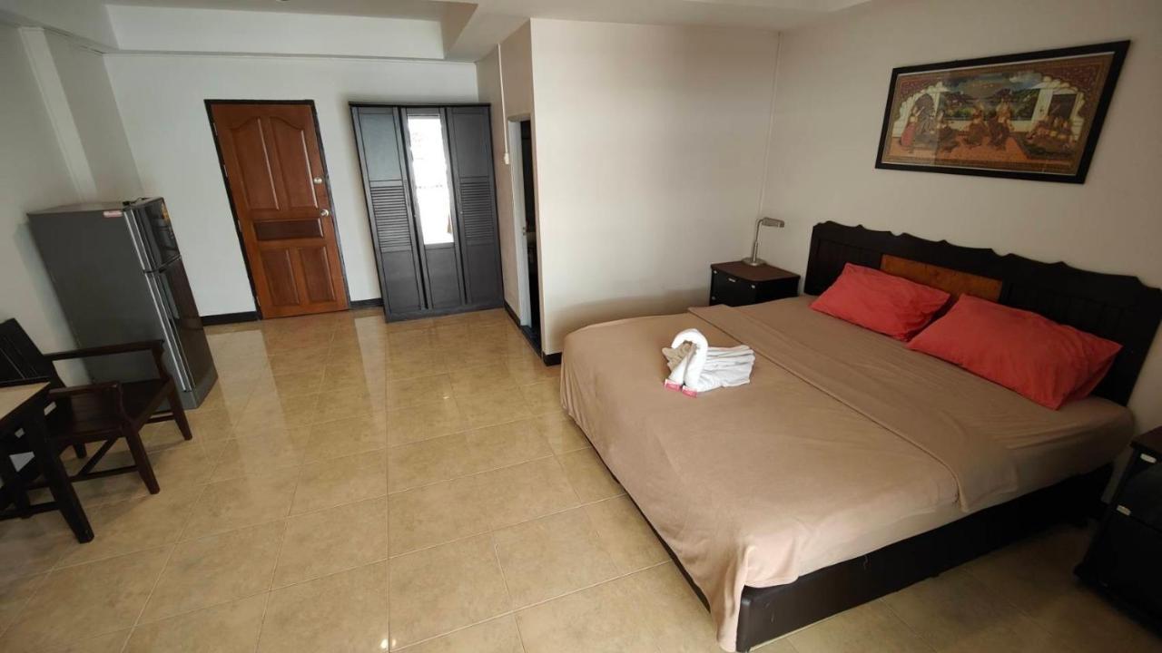 Orient House Hostel Pattaya Buitenkant foto