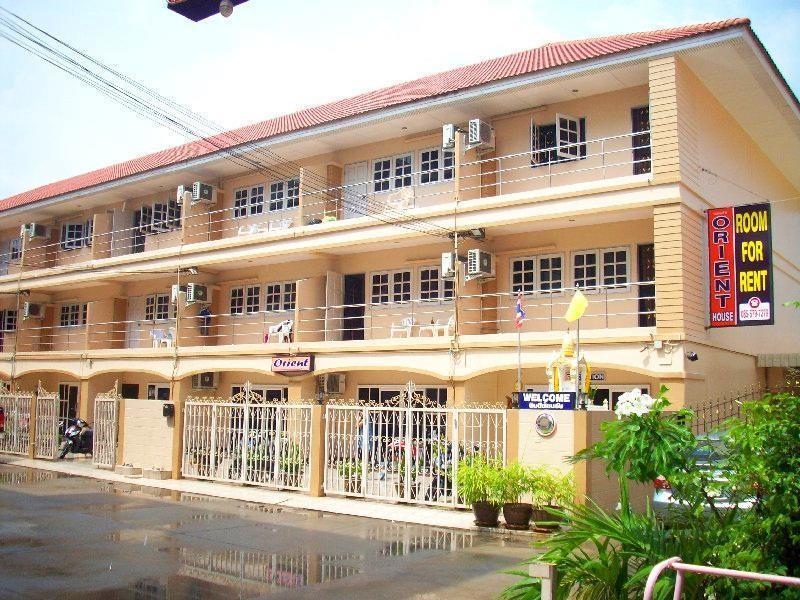 Orient House Hostel Pattaya Buitenkant foto