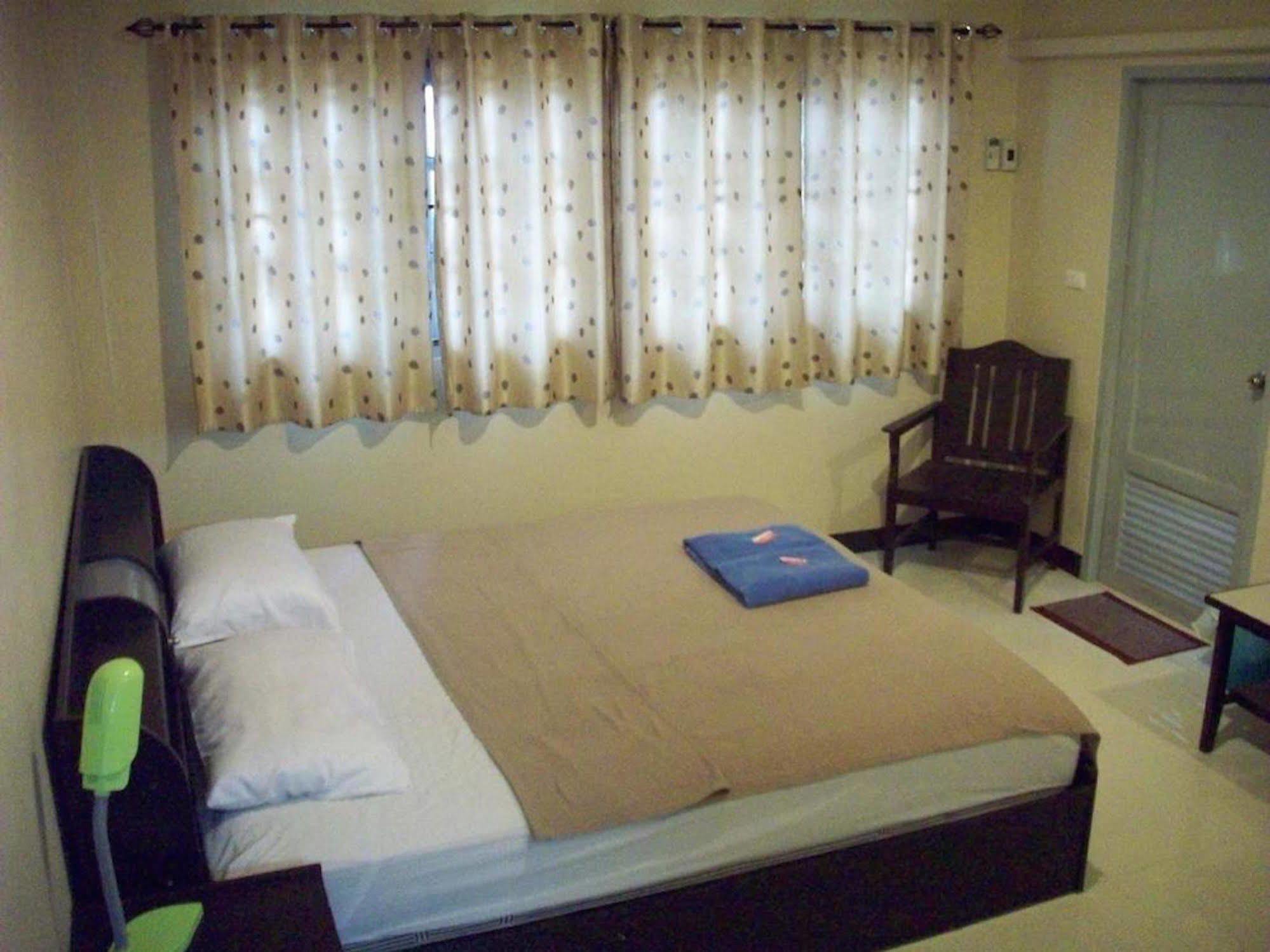 Orient House Hostel Pattaya Buitenkant foto